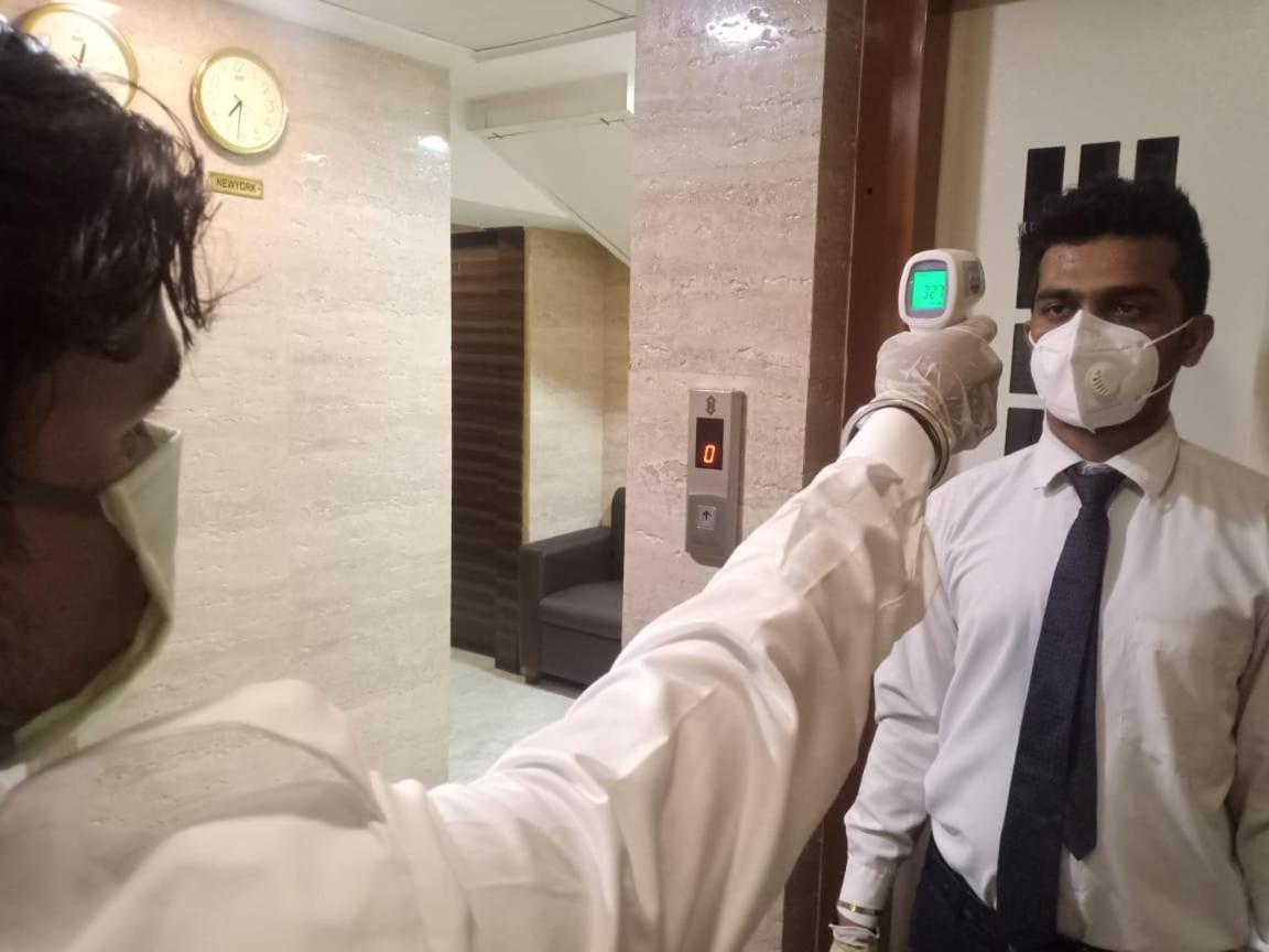 Hotel Alfa International Near Nanavati Hospital Mumbai Near Airport Mumbai Near Juhu Beach Экстерьер фото