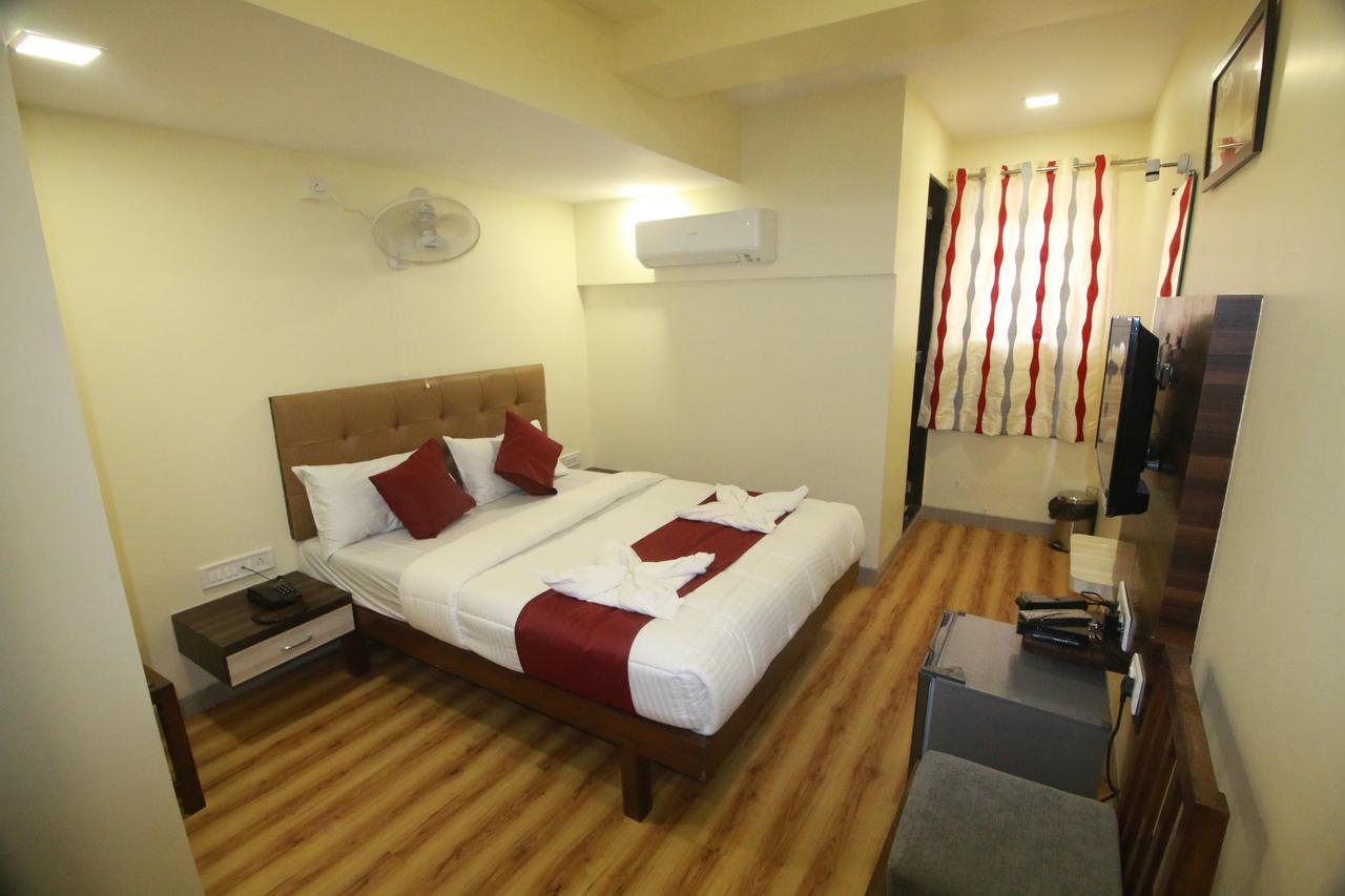 Hotel Alfa International Near Nanavati Hospital Mumbai Near Airport Mumbai Near Juhu Beach Экстерьер фото
