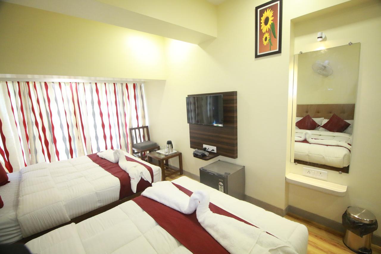 Hotel Alfa International Near Nanavati Hospital Mumbai Near Airport Mumbai Near Juhu Beach Экстерьер фото