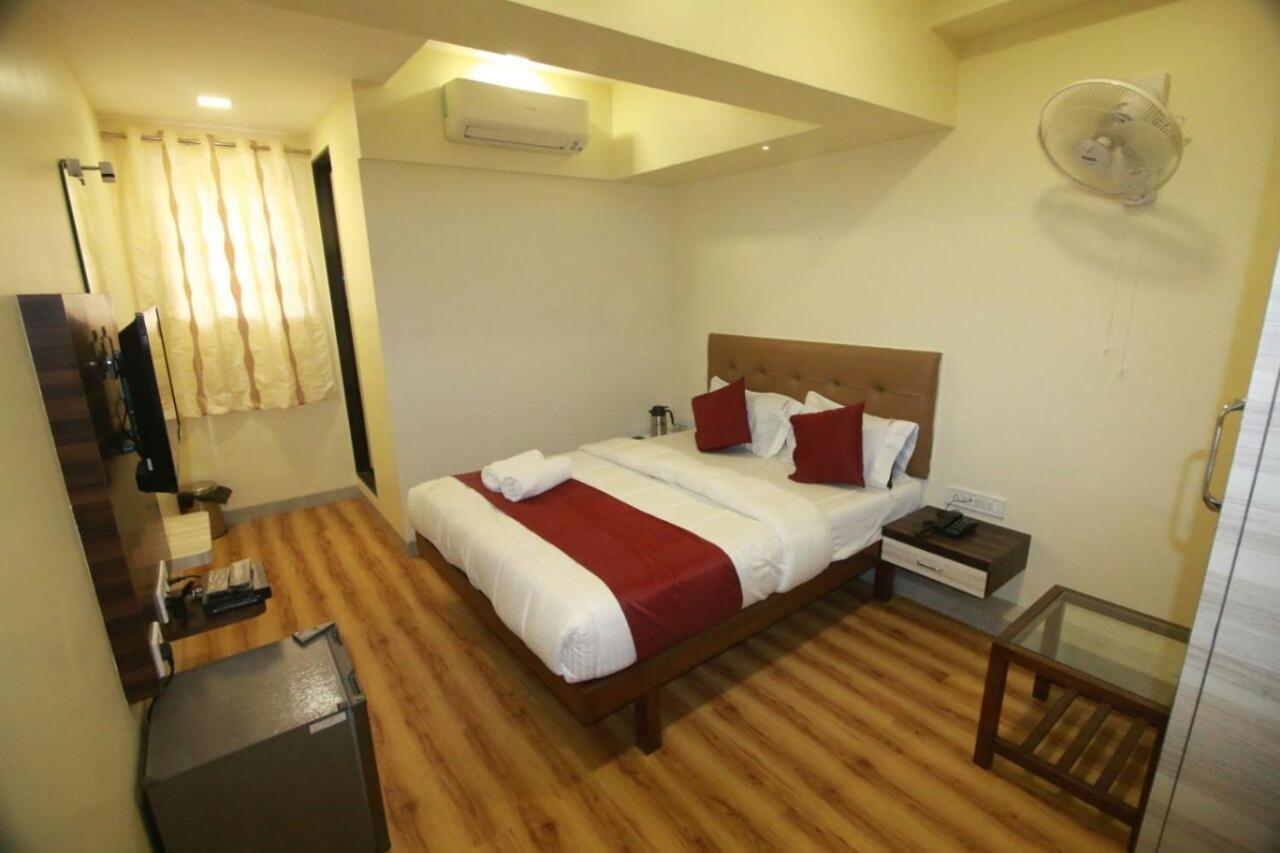 Hotel Alfa International Near Nanavati Hospital Mumbai Near Airport Mumbai Near Juhu Beach Экстерьер фото